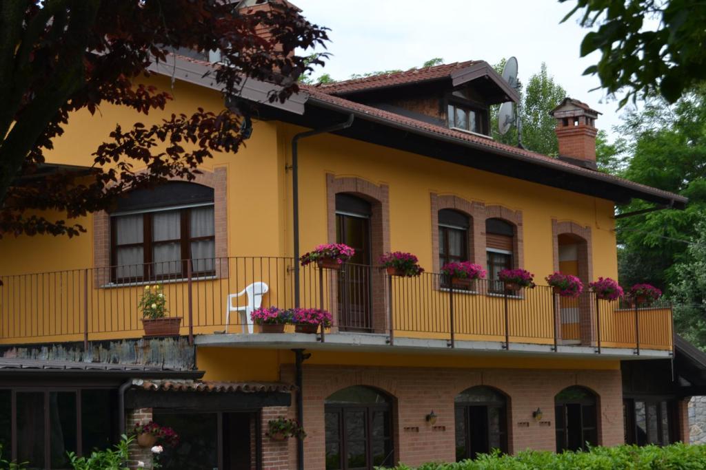 Trattoria Vecchio Mulino Bed and Breakfast Niella Tanaro Exterior foto